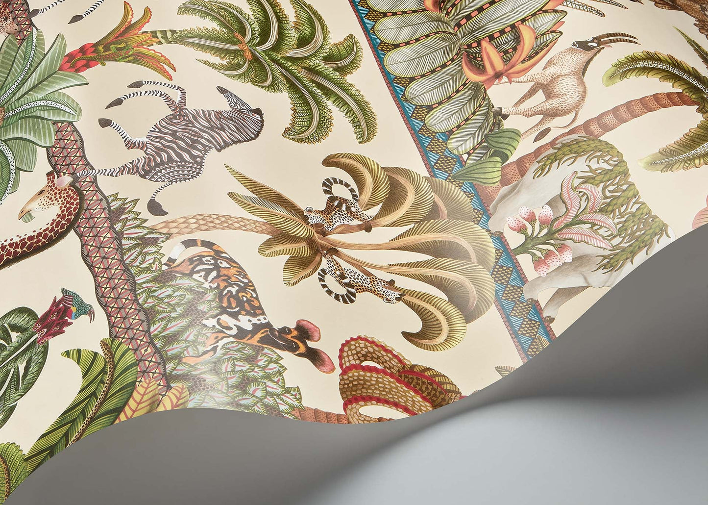 Afrika Kingdom Room Wallpaper- Multicolor