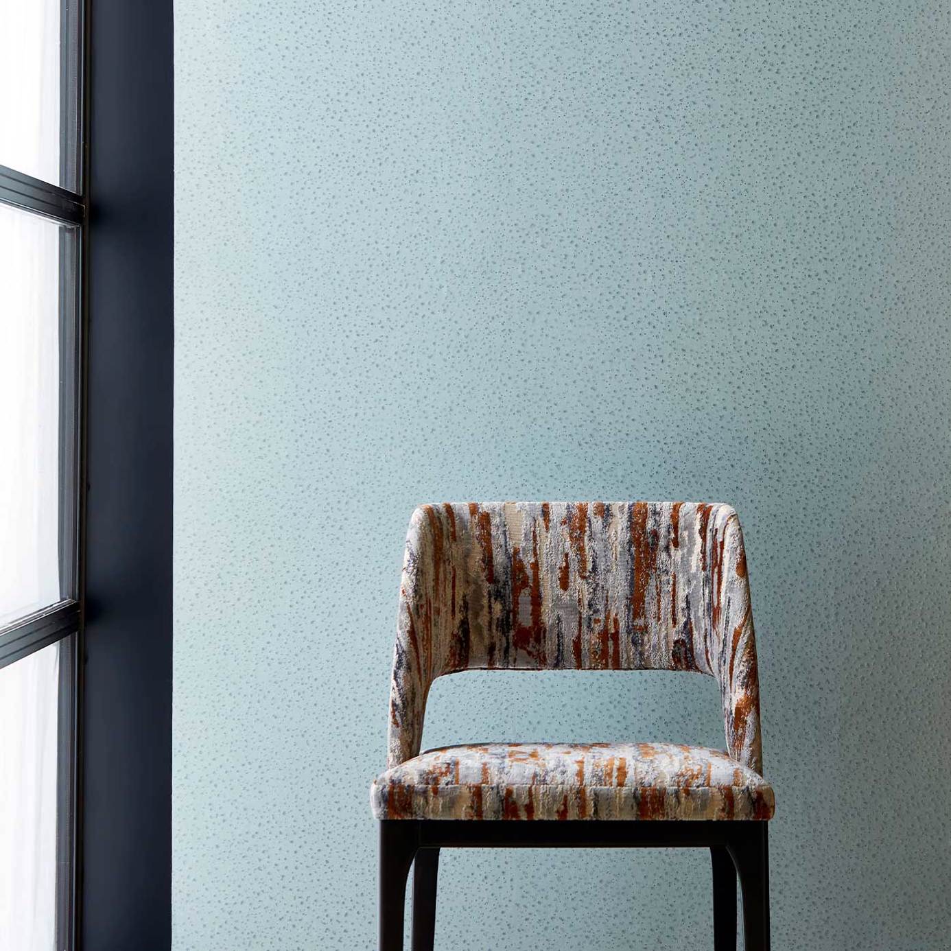 Anthology Foxy Wallpaper - Blue Shell - EANW112593 - Harlequin