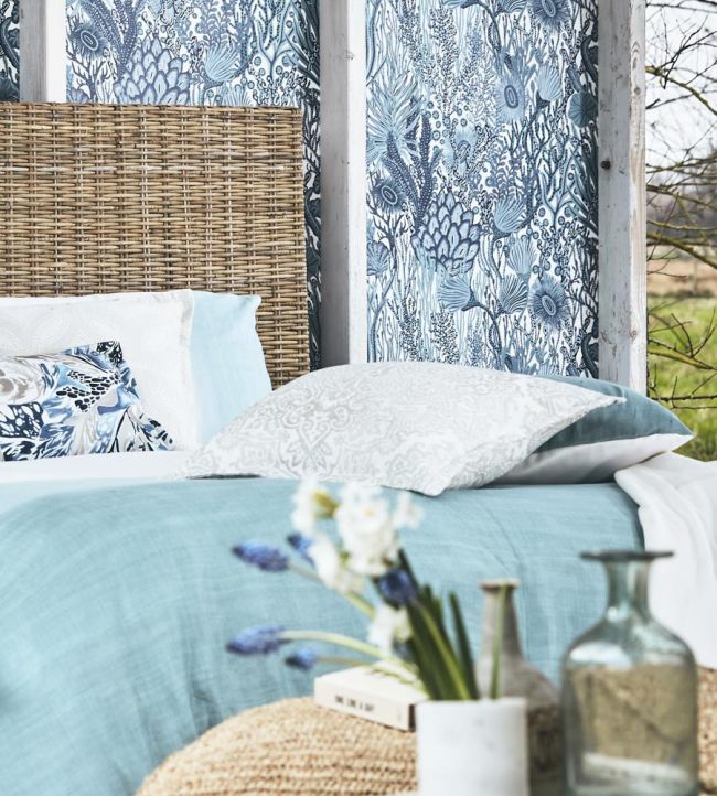 Aurelia Wallpaper - French Grey/Silver - HTEW112611 - Harlequin