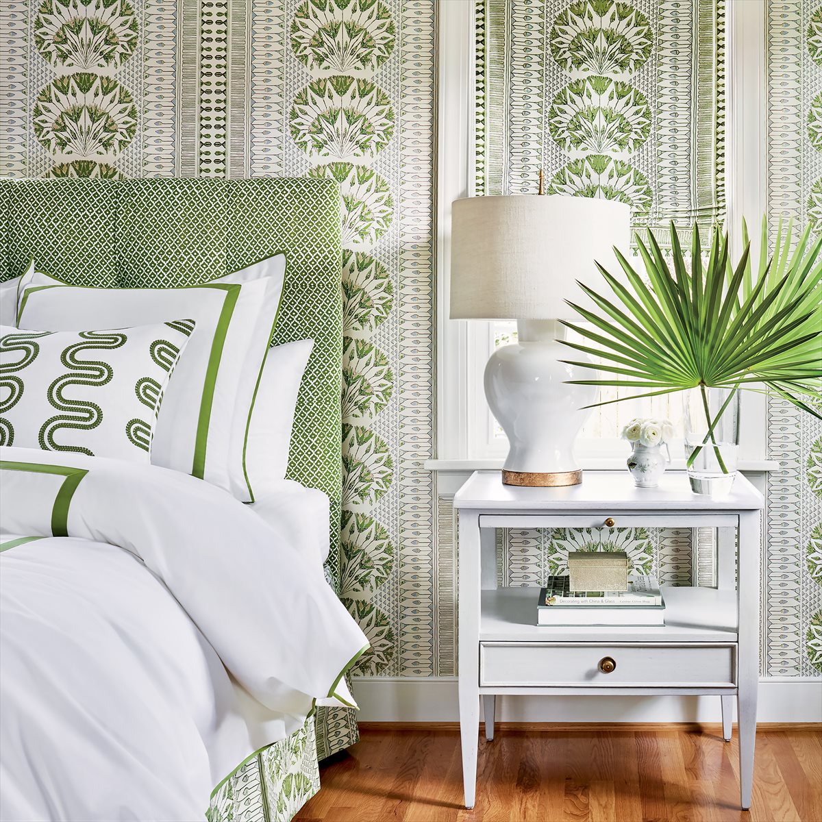 Cairo Wallpaper - Green and White - AT9623 - Anna French