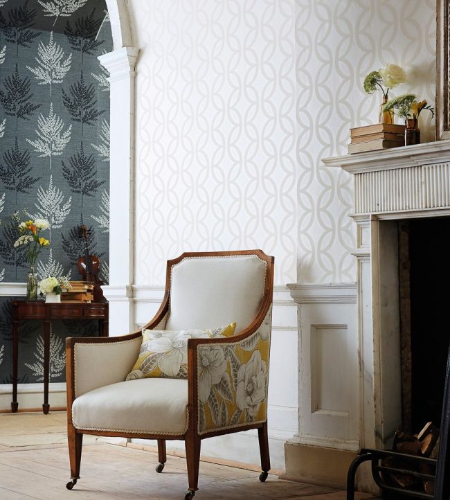Caprice Wallpaper - Chalk Pearl & Silver - HPOW110594 - Harlequin