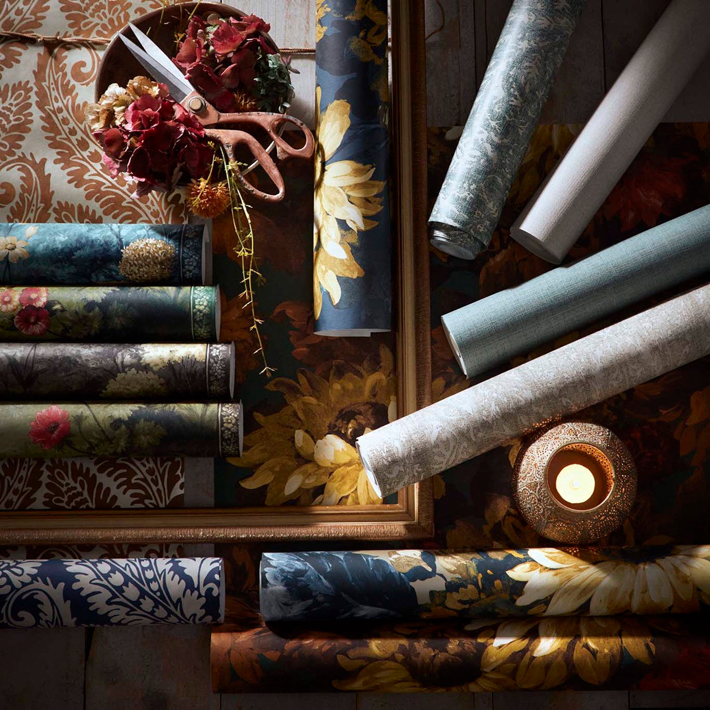 Dalton Wallpaper - Dove - Clarke & Clarke