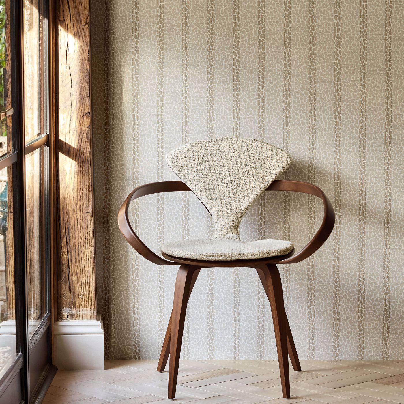 Lacuna Stripe Wallpaper - Linen - HRWO113072 - Harlequin
