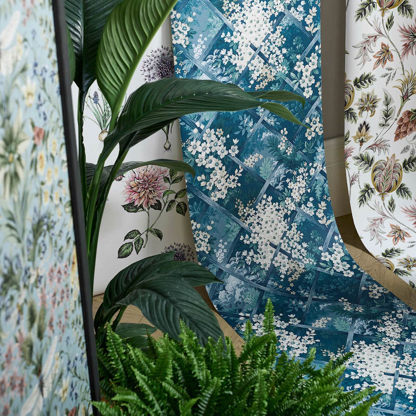 Maymont Wallpaper - Midnight - Clarke & Clarke