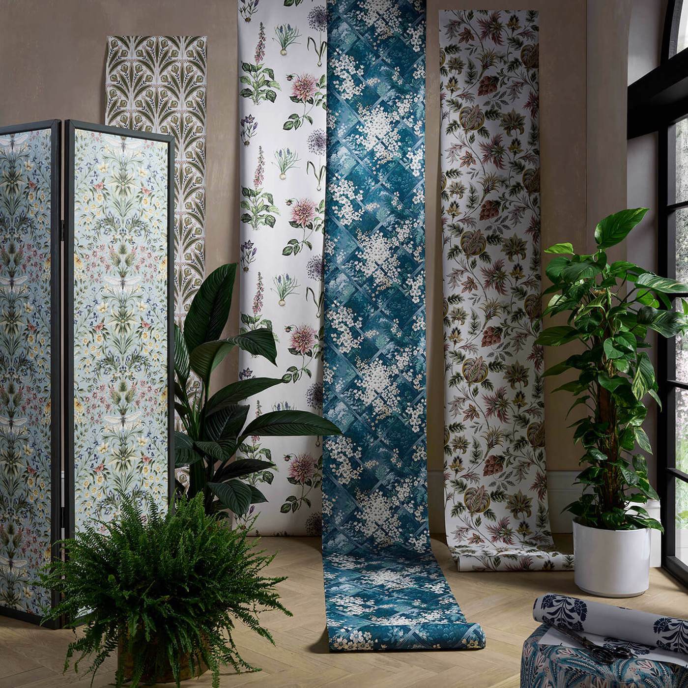 Mirabell Wallpaper - Seaglass - Clarke & Clarke