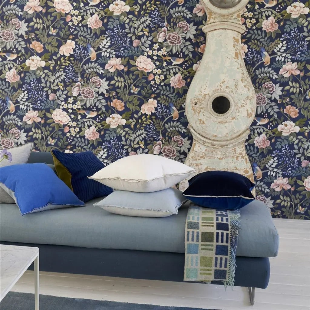 Porcelaine De Chine Midnight Room Wallpaper