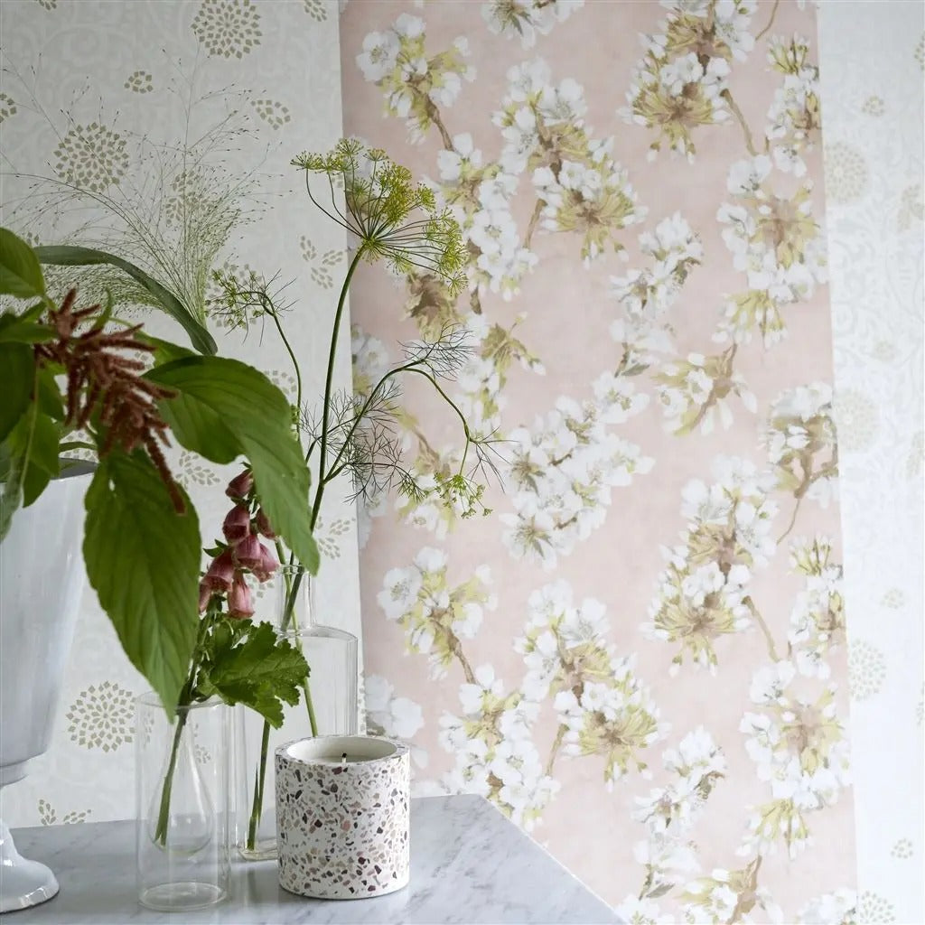 Fleur D Assam Cameo Room Wallpaper