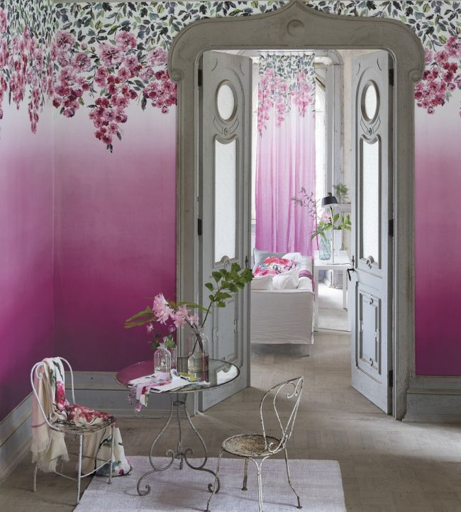Trailing Rose Room Wallpaper - Purple