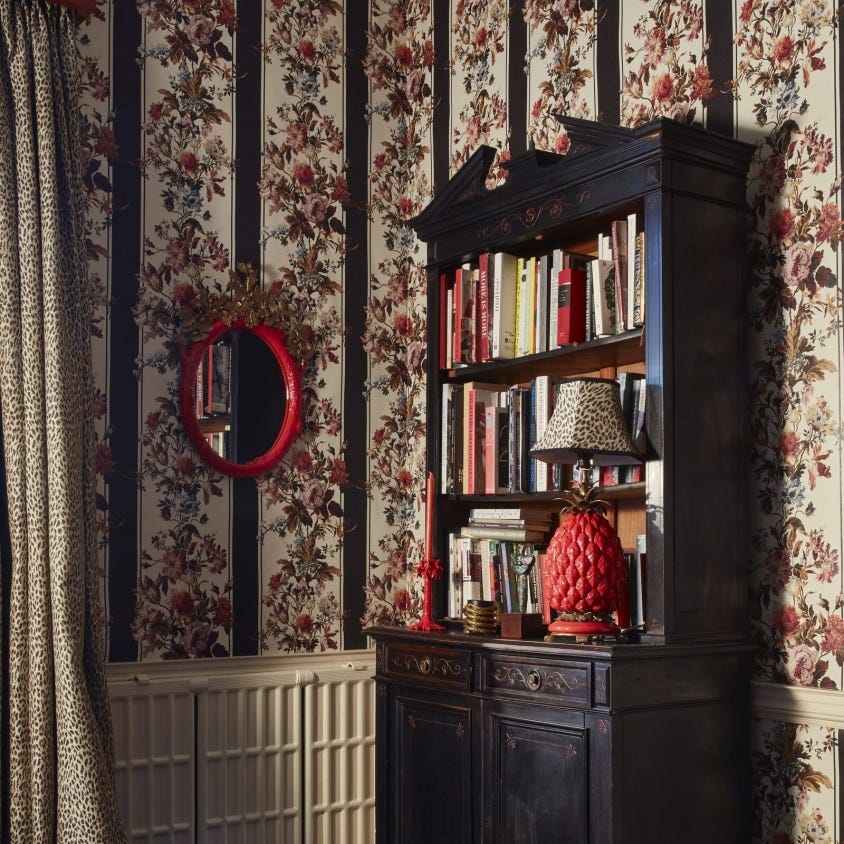 ROSETTA GARLAND Wallpaper - Noir - House of Hackney