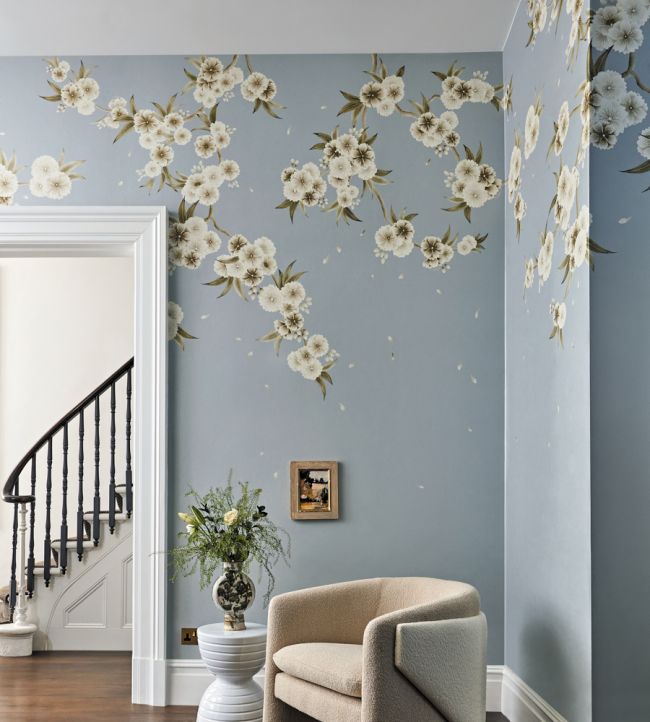 Rosa Wallpaper - Feather Grey/ Paper Lantern/Oyster - HDHW112888 - Harlequin