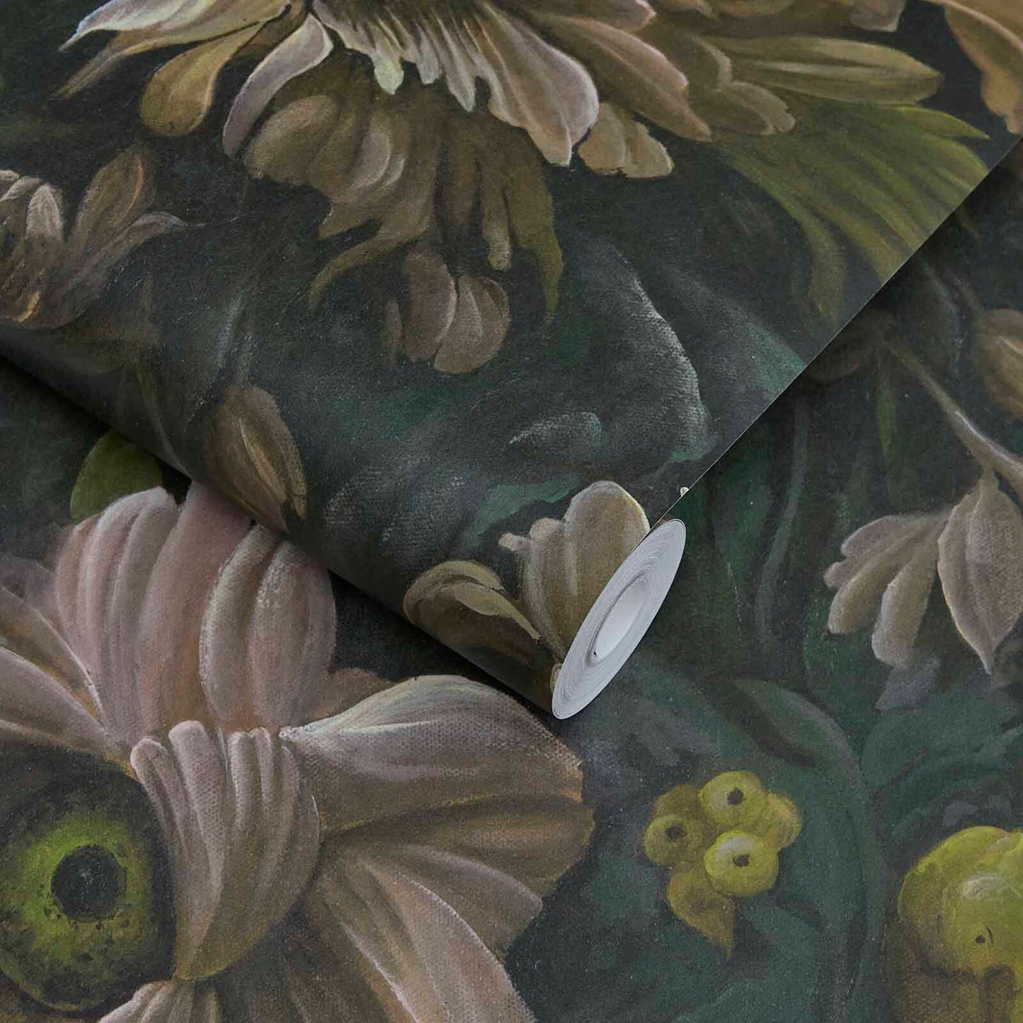 Umbra Wallpaper - Verde - House of Hackney