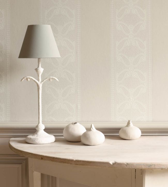 Verney Stripe Wallpaper - Ivory - Colefax & Fowler