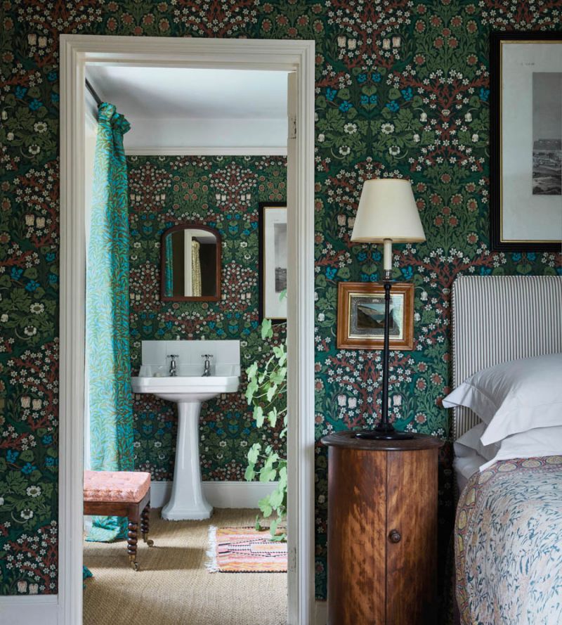 Blackthorn Wallpaper - Green - Morris & Co - DMY1BT10/1