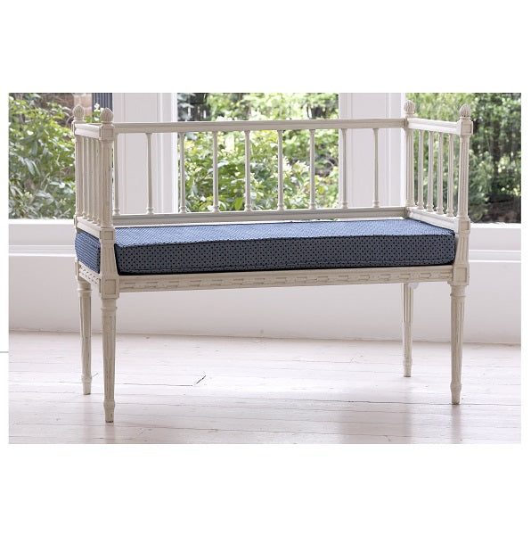 Gustav seat - paint finish