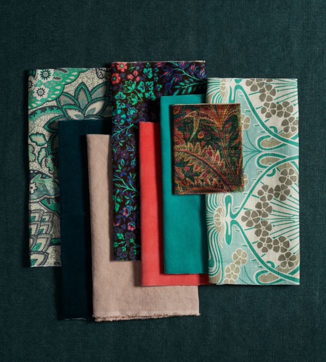 Marquess Garden in Cotton Room Velvet Fabric - Green