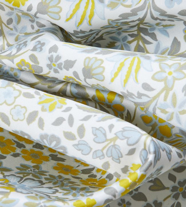 Marquess Garden in Chesham Sateen Room Fabric - Yellow