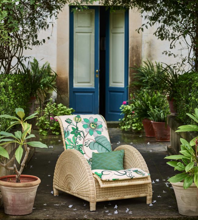 Fantasia Jungle in Easton Room Fabric - Green