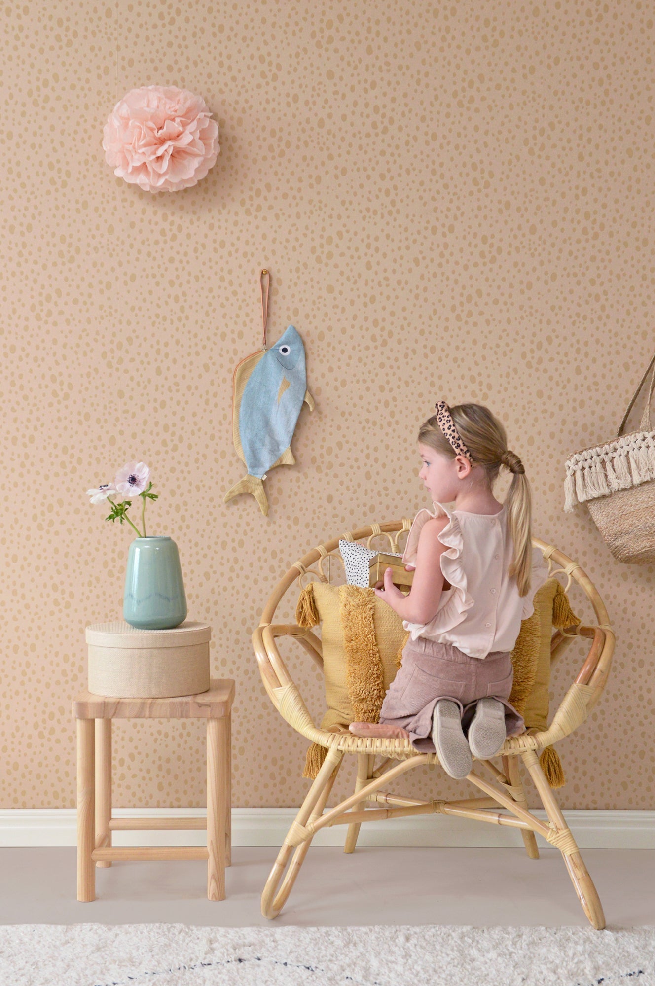 Animal Dots Dusty Peach Wallpaper - Majvillan