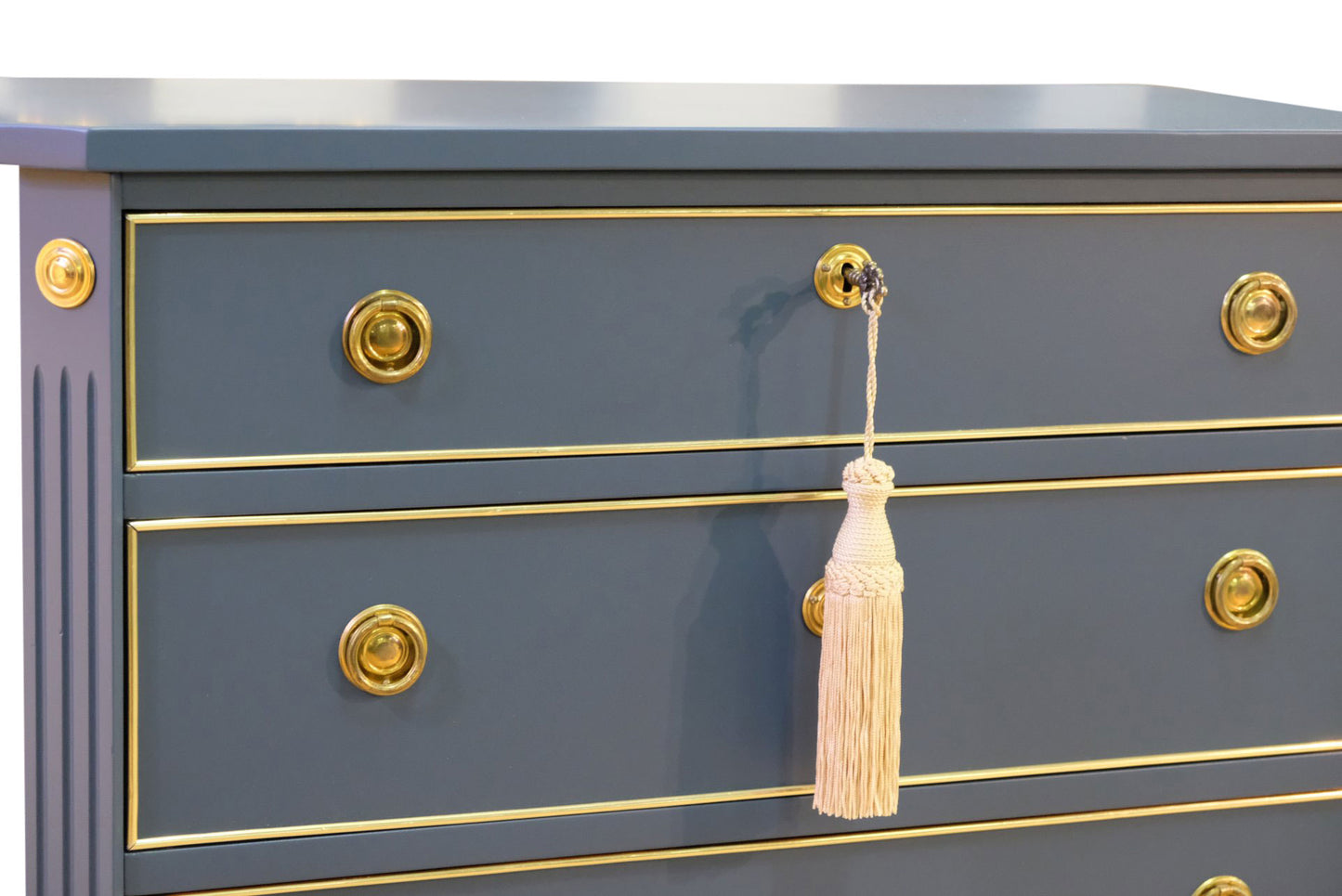 صندوق جوستافيان عتيق باللون الأزرق الداكن