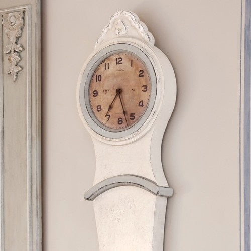 Mora Wall Clock Antique White - body detail