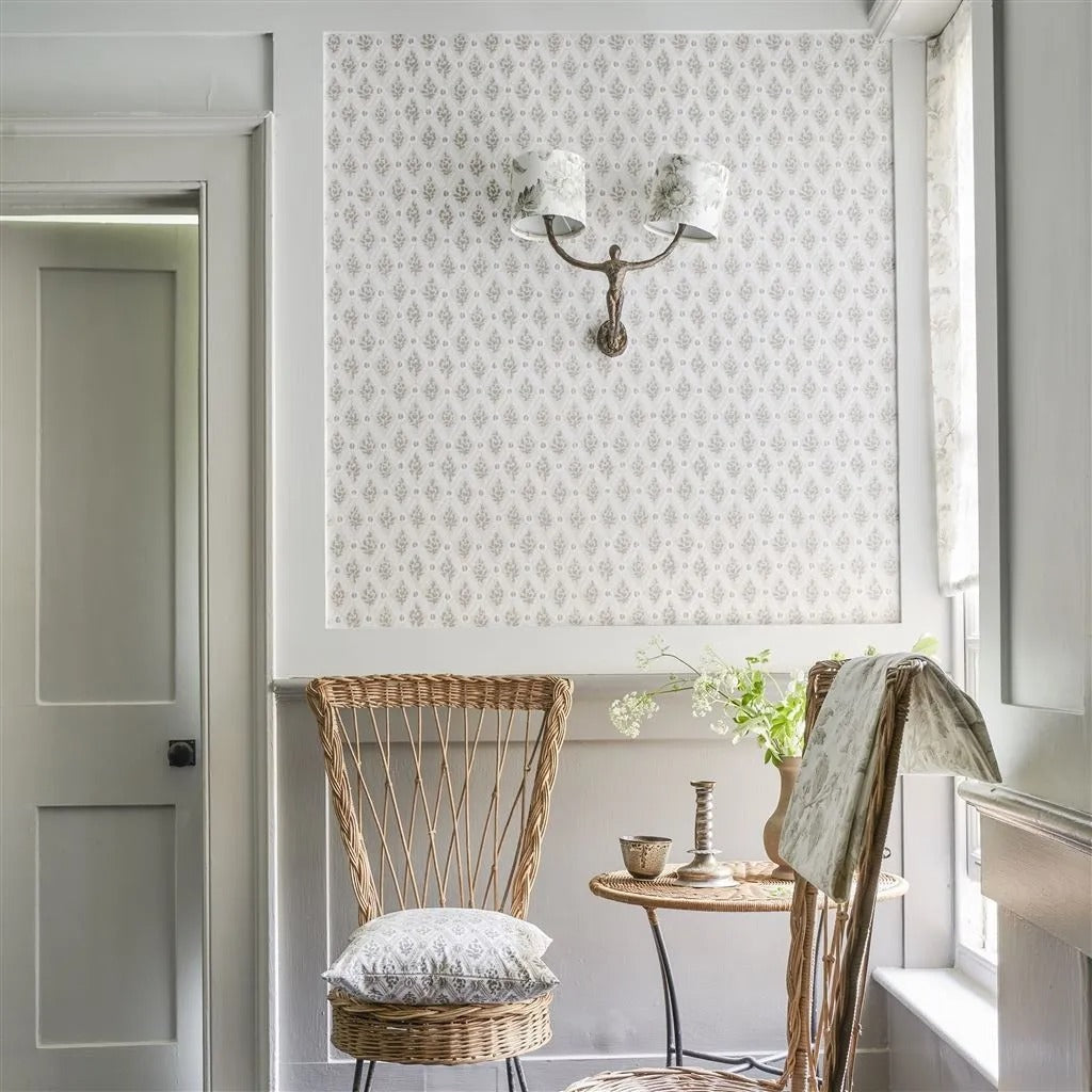 St John Street Trellis Room Wallpaper - Gray