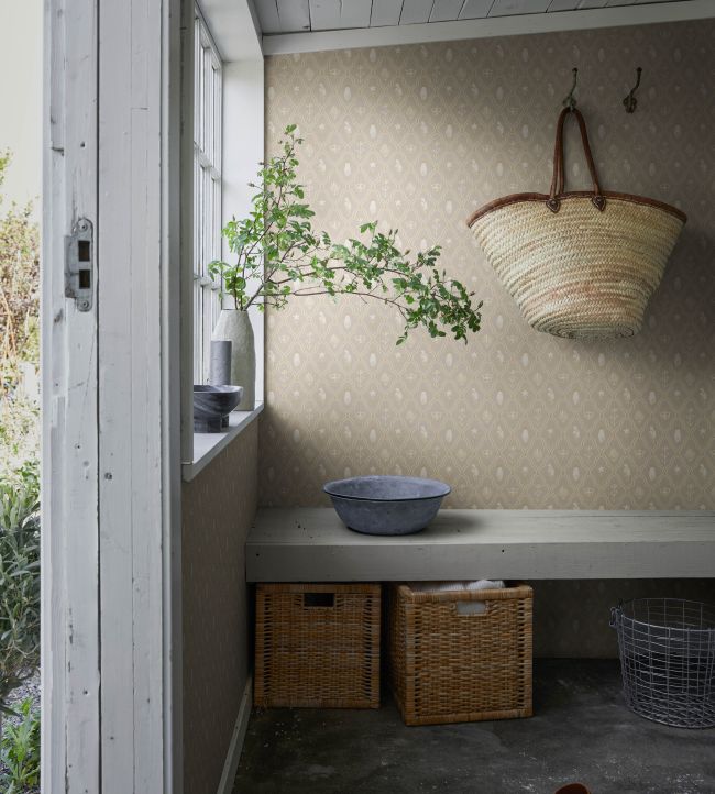 Turtledove Barn Room Wallpaper - Pink