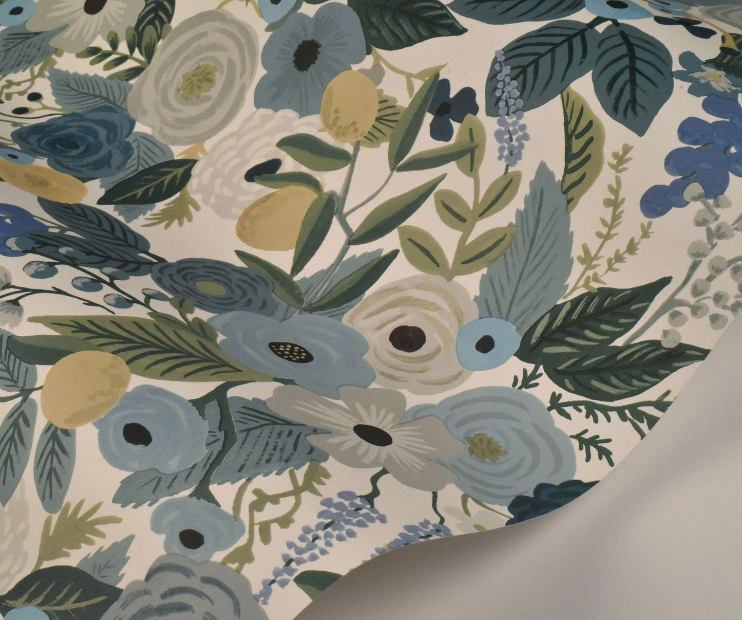 Garden Party Wallpaper - Blue - Rifle