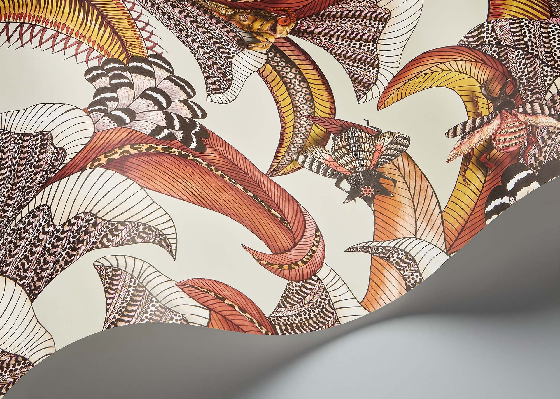 Hoopoe Leaves Room Wallpaper - Sand