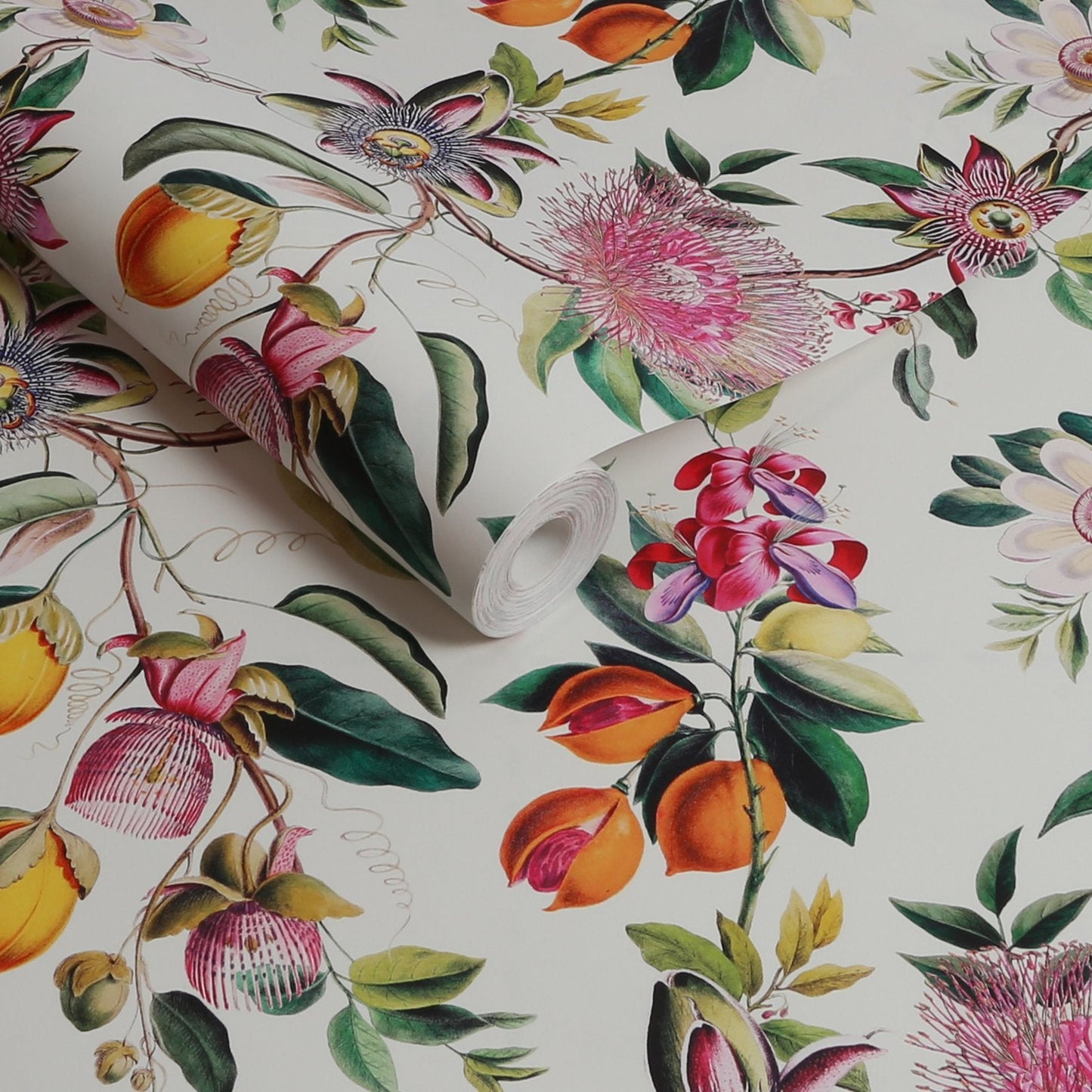 127919 - Physic Garden Wallpaper - Lush - Graham & Brown