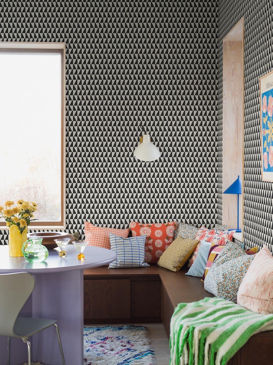 Arne Jacobsen Trapez Wallpaper - Black - Borastapeter