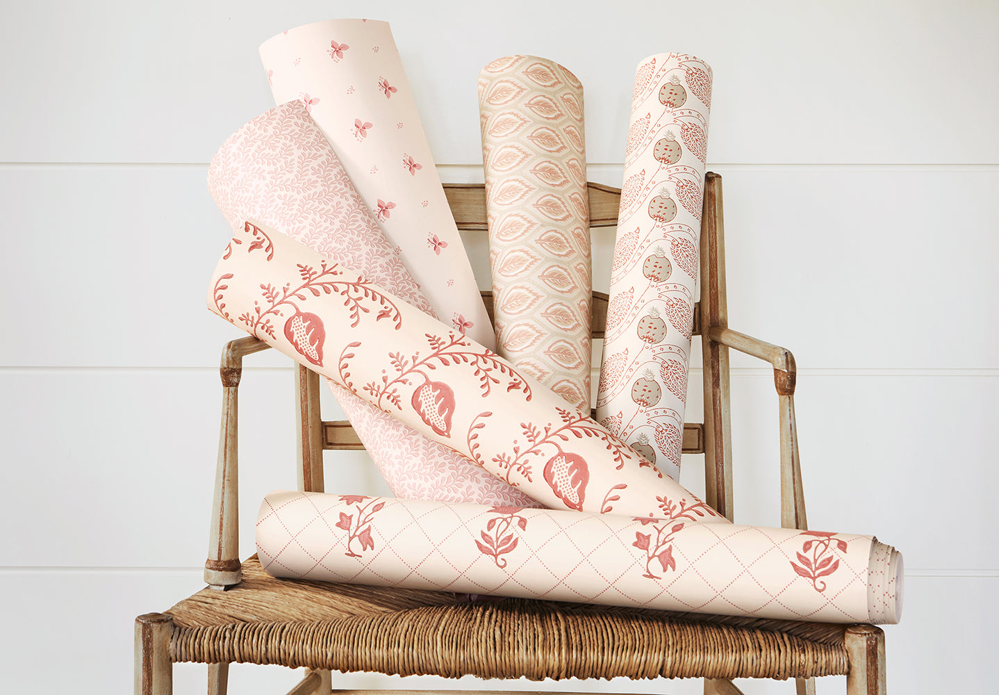 Berkeley Sprig Wallpaper - Red - W7010-05 - Colefax & Fowler