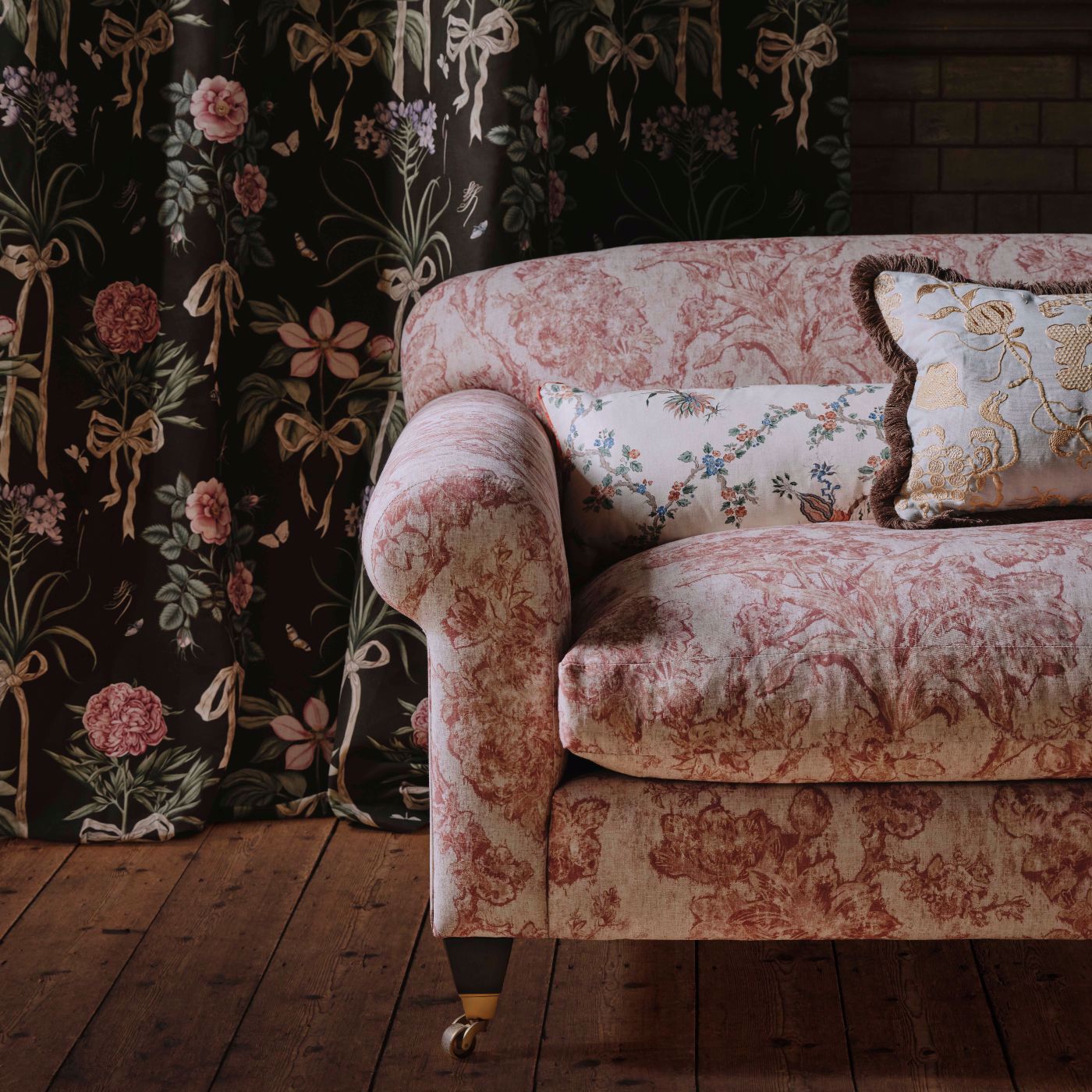 Fringed Tulip Toile Putty Fabric - Pink - Sanderson