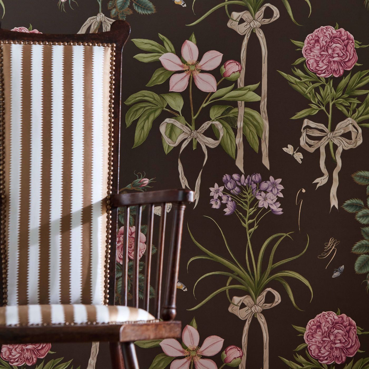 Regency Aperigon Nut/Alabaster Fabric - Sand - Sanderson