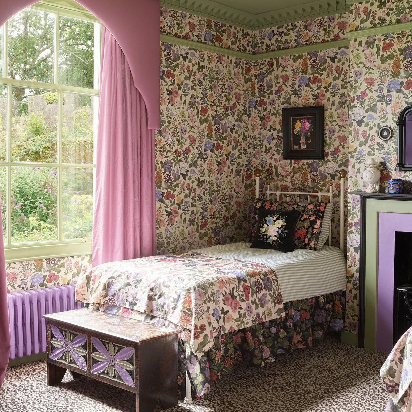 Floralia Wallpaper - Ecru - House of Hackney