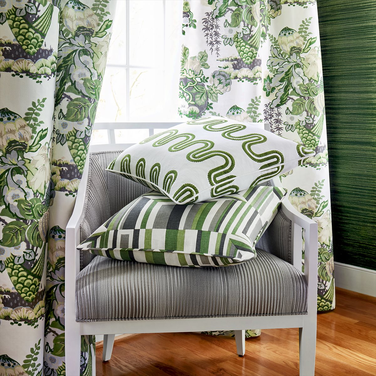 Gaya Wallpaper - Emerald Green - AT9657 - Anna French
