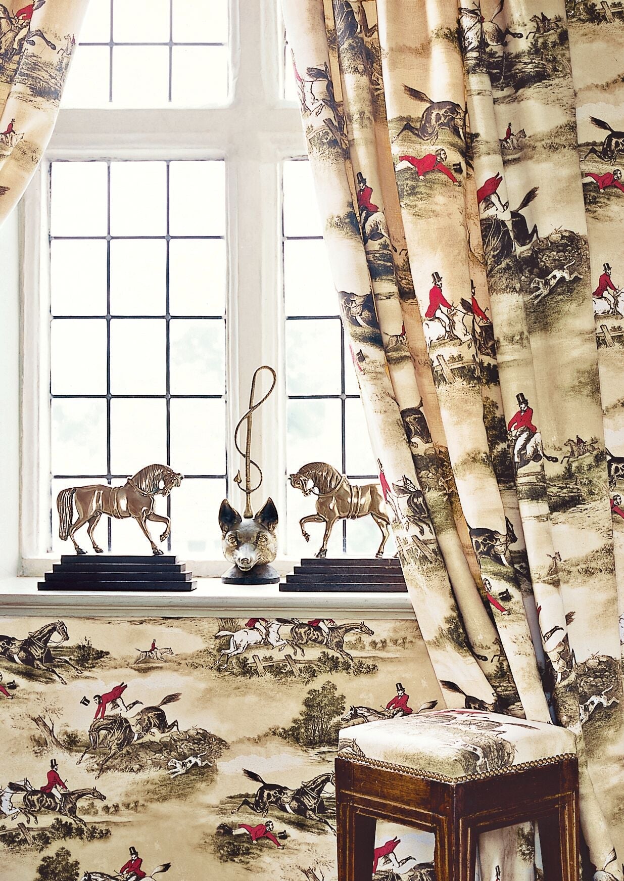 Hunting Scenes Wallpaper - Beige