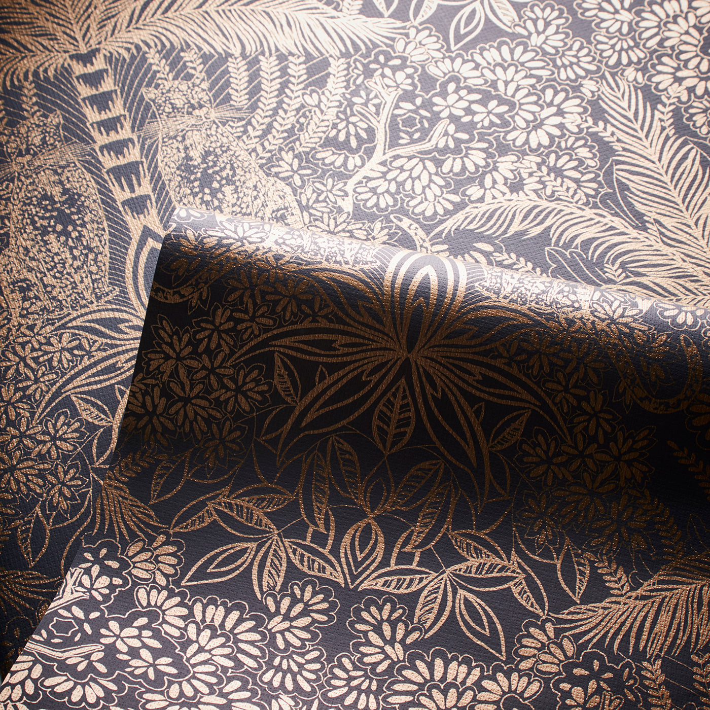 Leopardo Wallpaper - Copper/Midnight - Clarke & Clarke