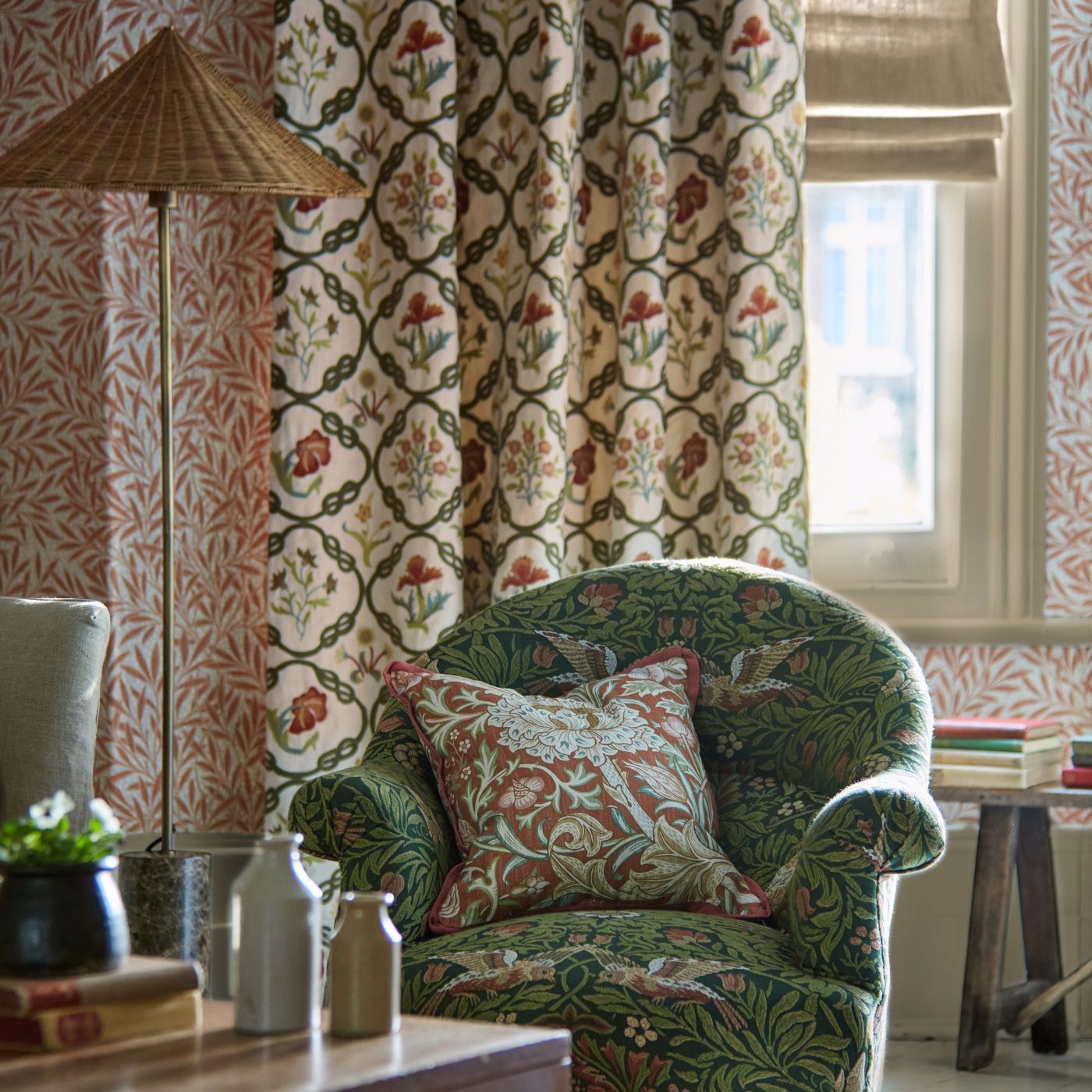 May’s Coverlet Fabric - Twining Vine - 237309 - Morris & Co