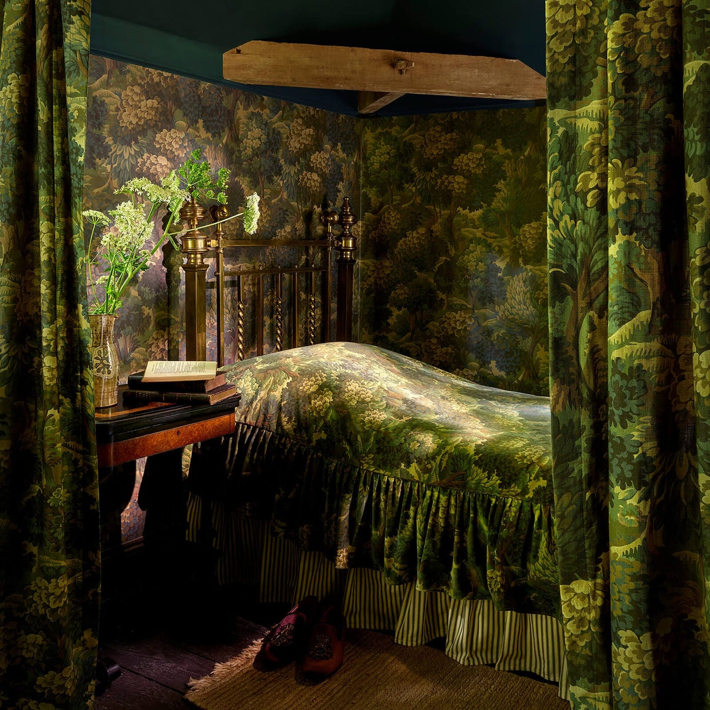 Nemor Wallpaper - Bronze - House of Hackney