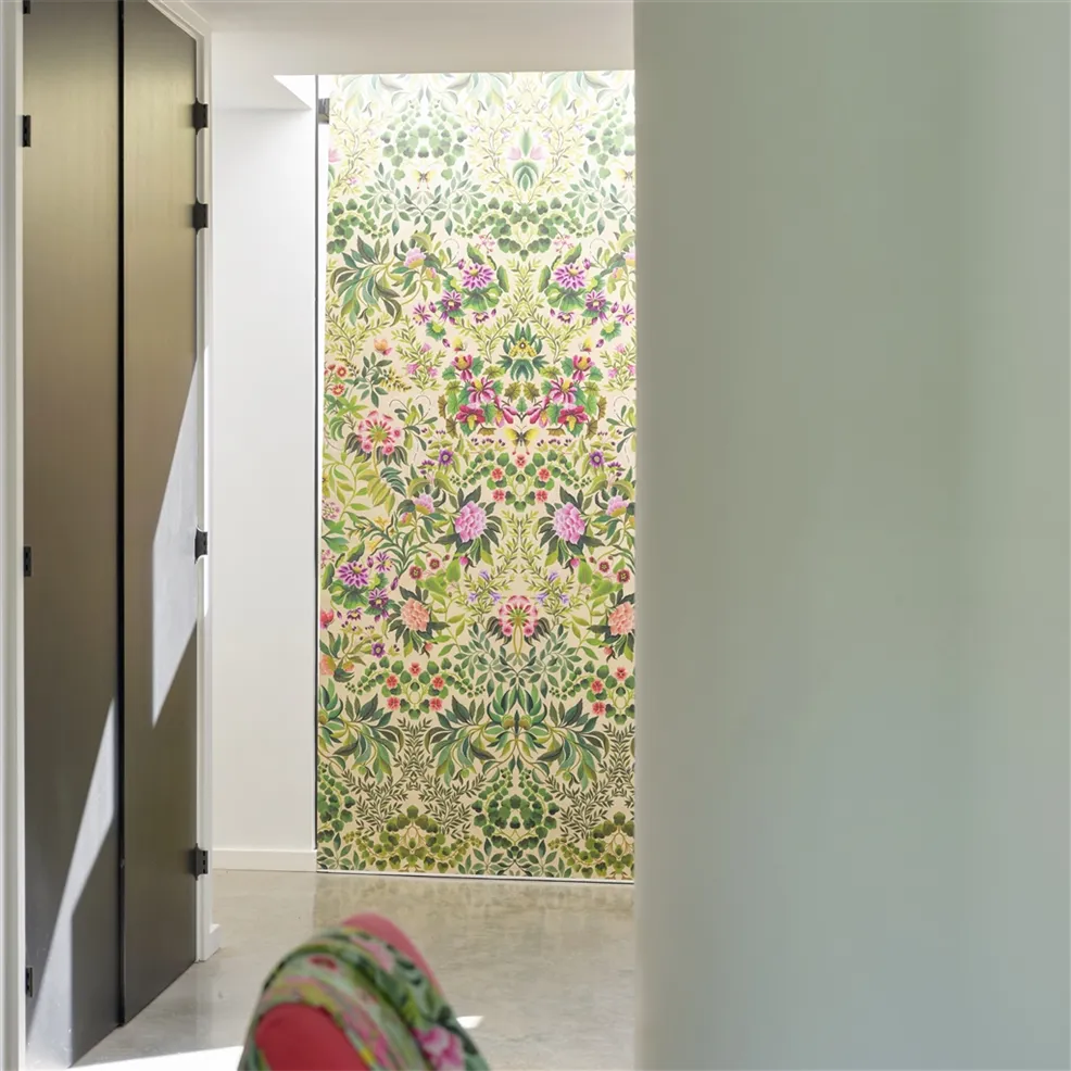 Ikebana Grande Fuchsia Room Wallpaper