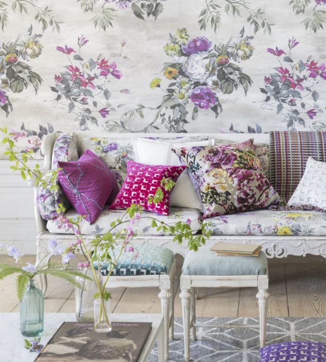 Caprifoglio Room Wallpaper - Purple