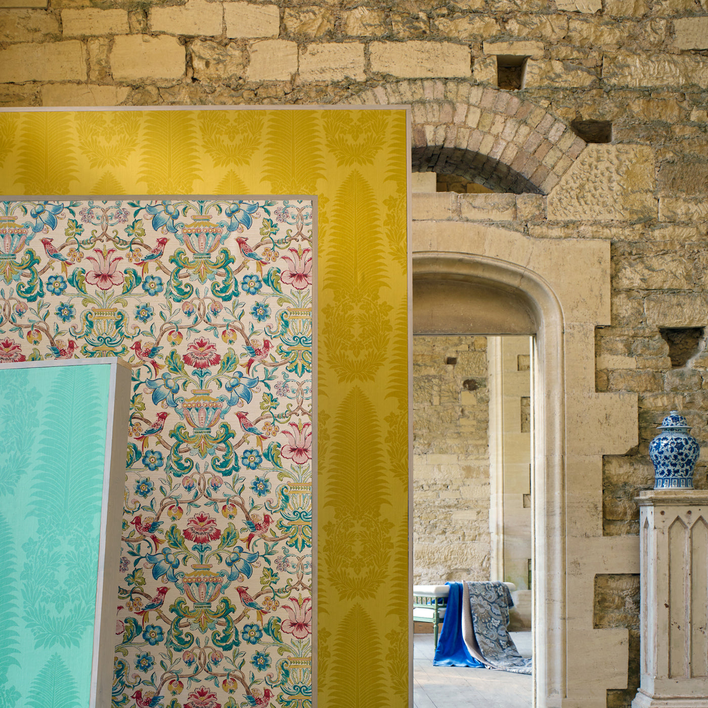Pompadour Print Wallpaper - Multi - ZCOT313017 - Zoffany