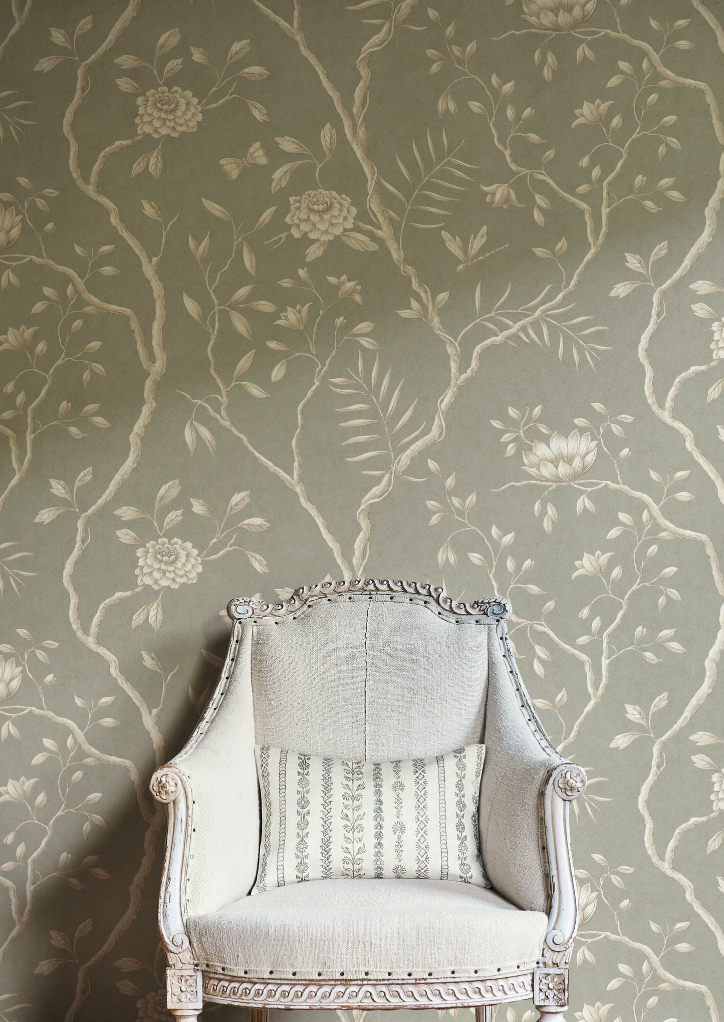 Jasper Peony Wallpaper - Gray - Lewis & Wood
