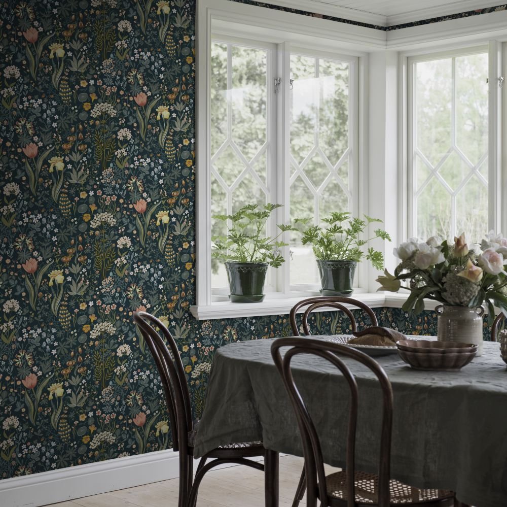 Bloomsterhav Wallpaper - Ink / Multi - Boråstapeter - 2055 - Premier Wallcovering