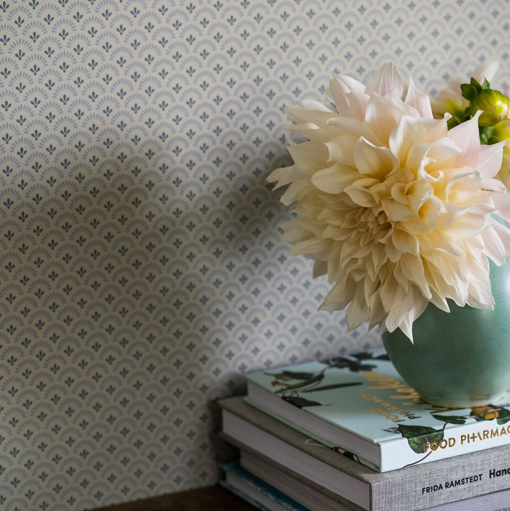 Daisy Wallpaper - Grey - Boråstapeter - 7655 - Premier Wallcovering