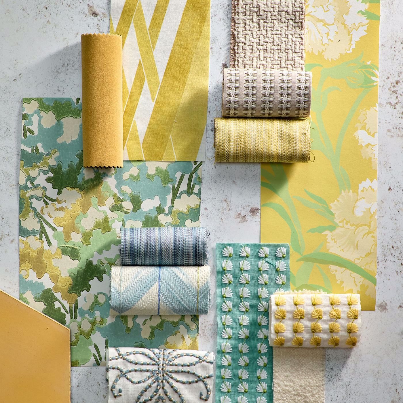 Fleur de Joie Wallpaper - Chalk/Clover/Honey - HRTW113133 - Harlequin - Premier Wallcovering