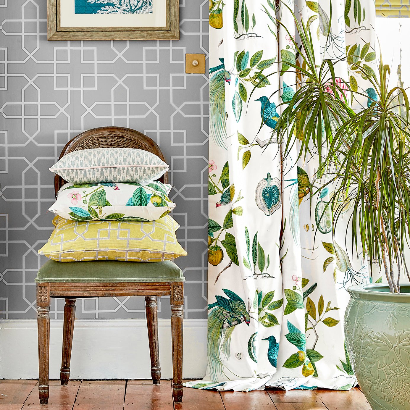 Hampton Trellis Wallpaper - Linen - Sanderson - DGLW216659