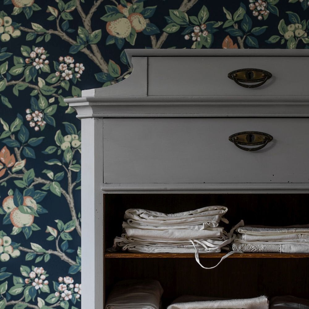 Ingrid Marie Wallpaper - Dark - Boråstapeter - 7651 - Premier Wallcovering