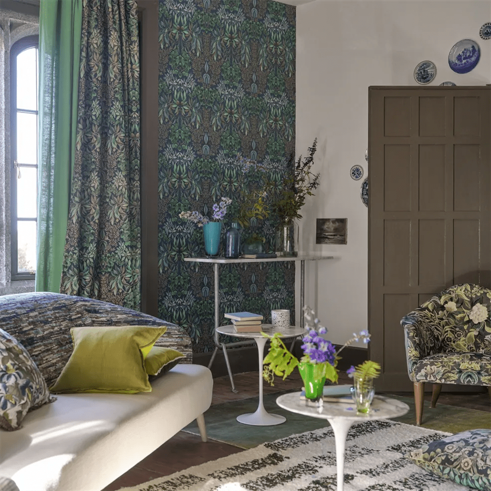 Karakusa Wallpaper - Midnight - PDG1157/06 - Designers Guild
