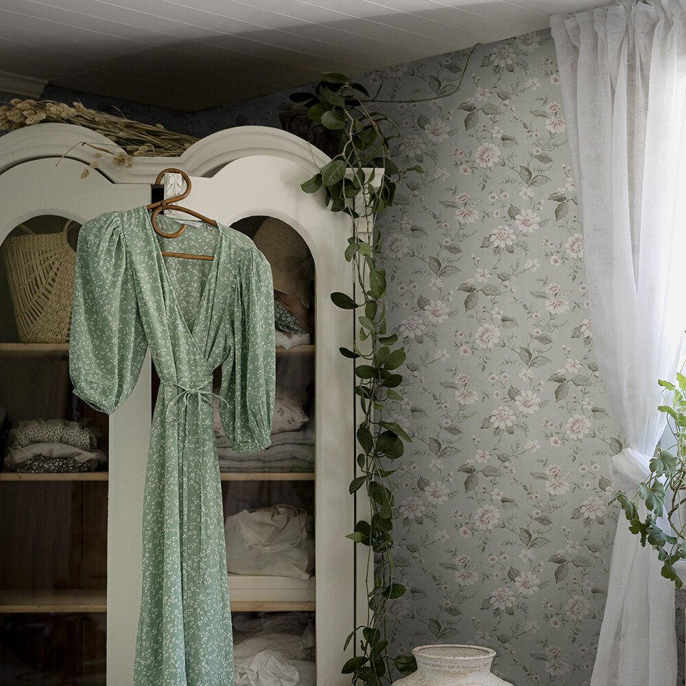 Laura´s Cottage Wallpaper - Faded Green - Boråstapeter - 3574 - Premier Wallcovering